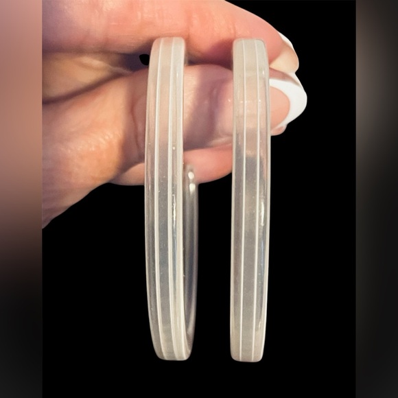 Retro Large Front Clear/ Sides White Plastic Hoop Earrings 2.5”x2.5” - Picture 4 of 8